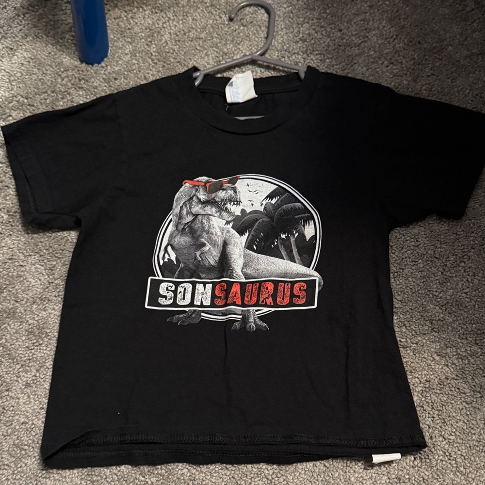 Black 'Sonsaurus' Dino Graphic Kids Tee